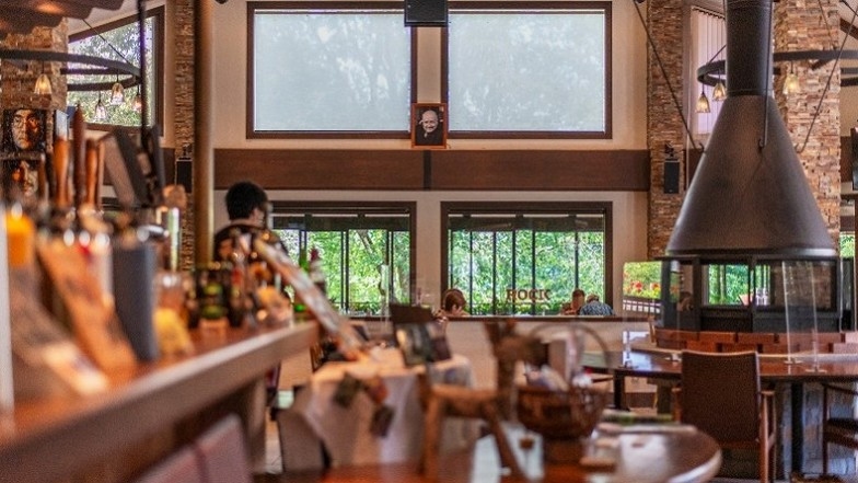 食事券2000円付★ 徒歩5分の名店【ROCK】で楽しむ清里の夜と、高原の朝食