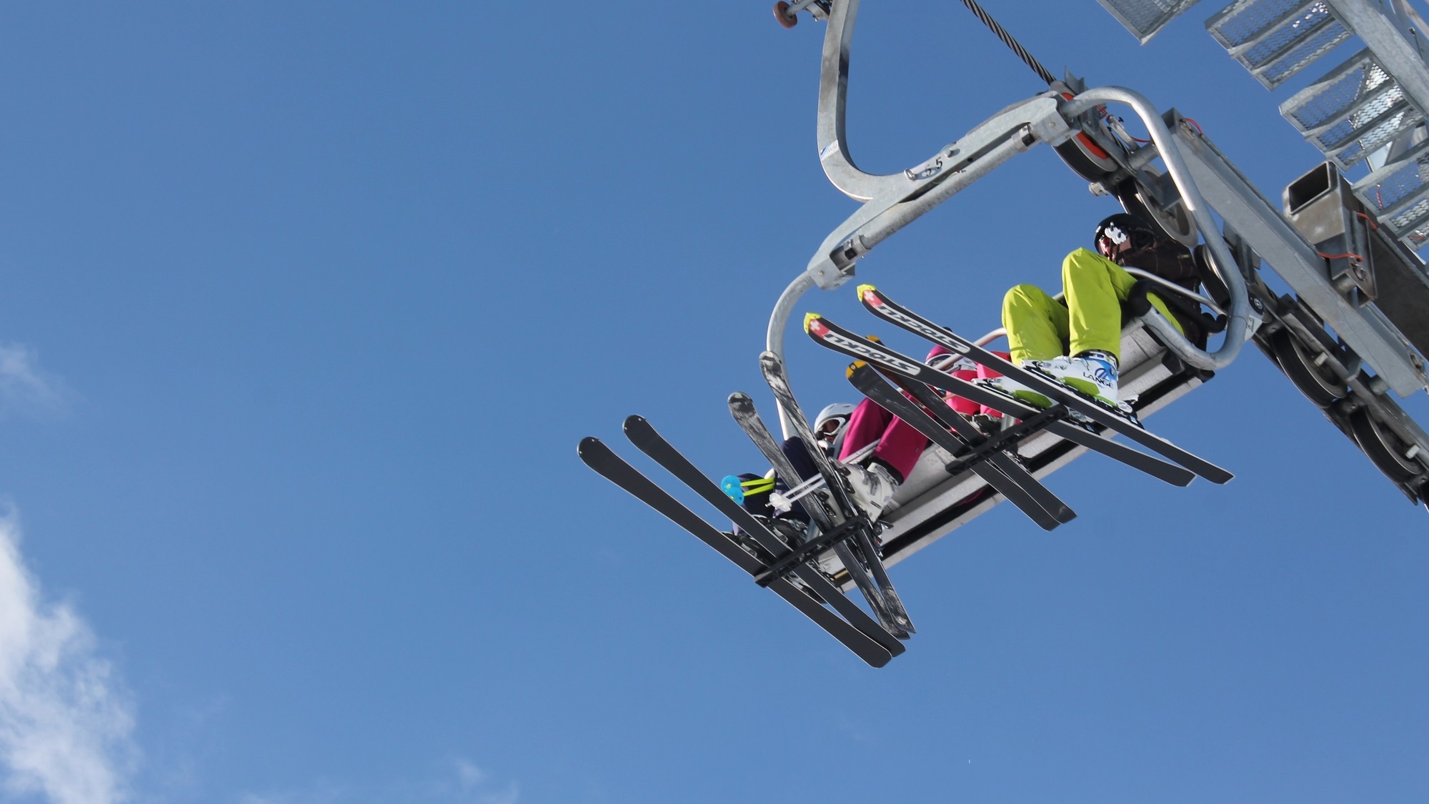 【ウィンタースポーツを満喫】シャトレーゼスキーバレー野辺山or小海スキー場1日リフト券付き／2食付