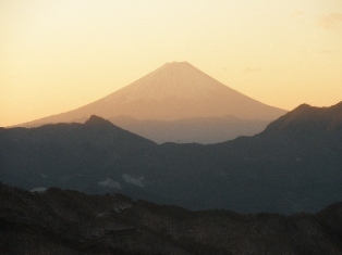 日の出時の富士山