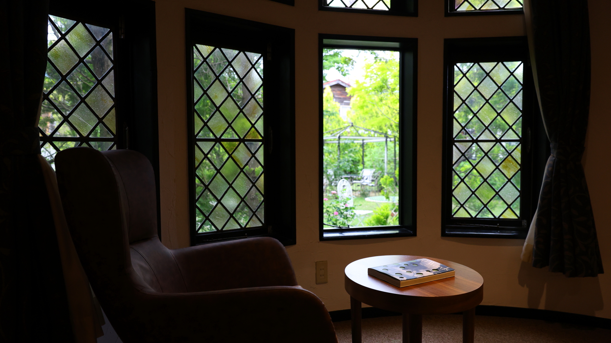 イングリッシュスイート【34㎡/1～2名/ガーデンビュー】