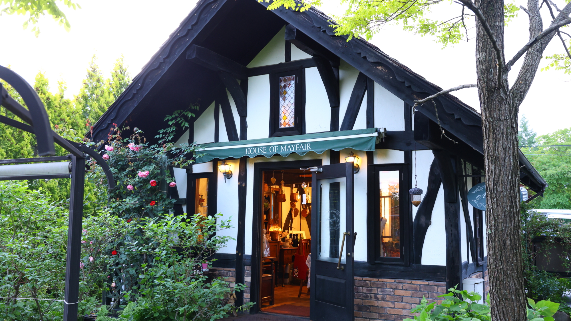 ホテル敷地内のショップ【ハウス オブ メイフェア】