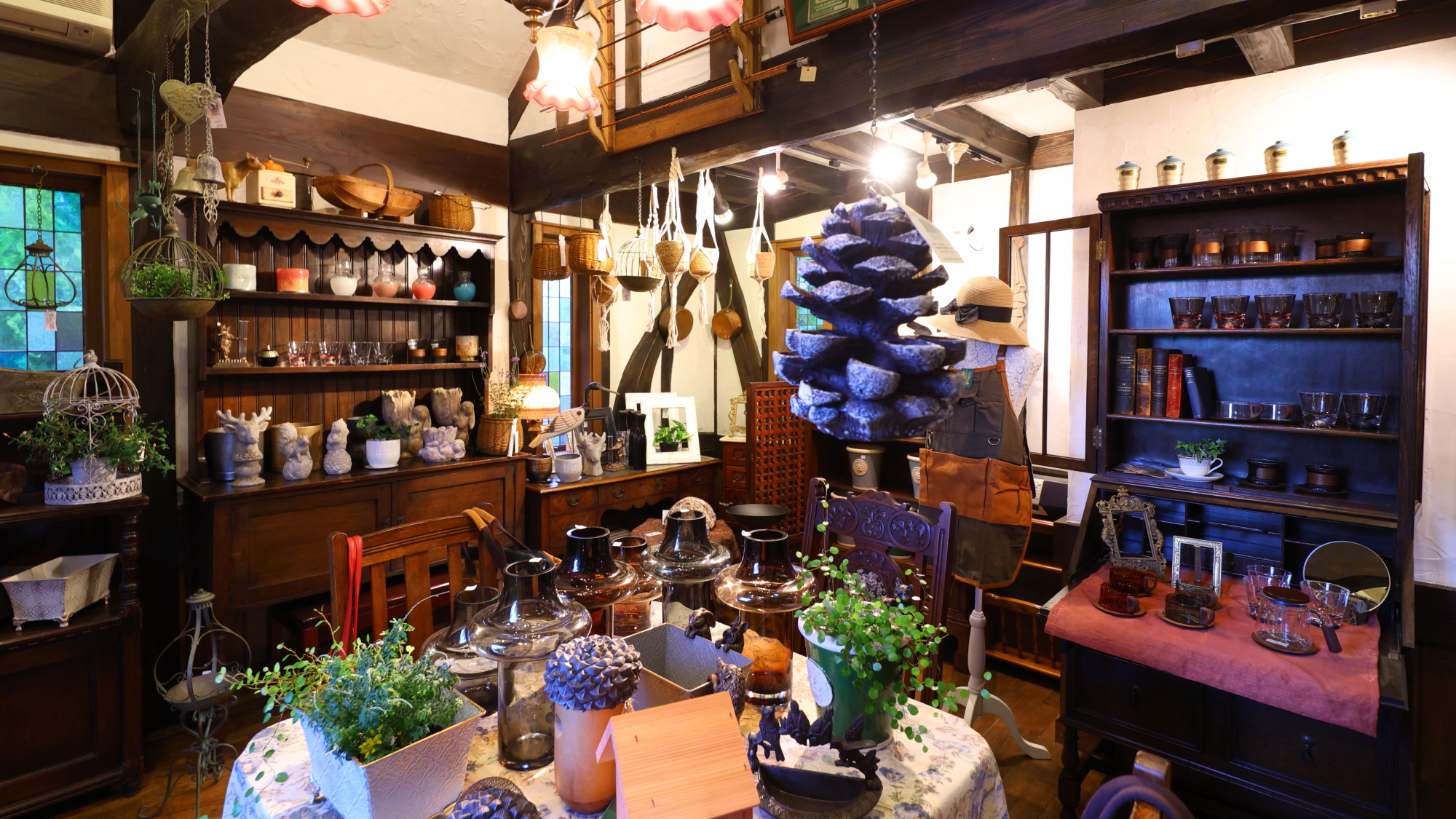 ホテル敷地内のショップではかわいい雑貨などもお楽しみいただけます。