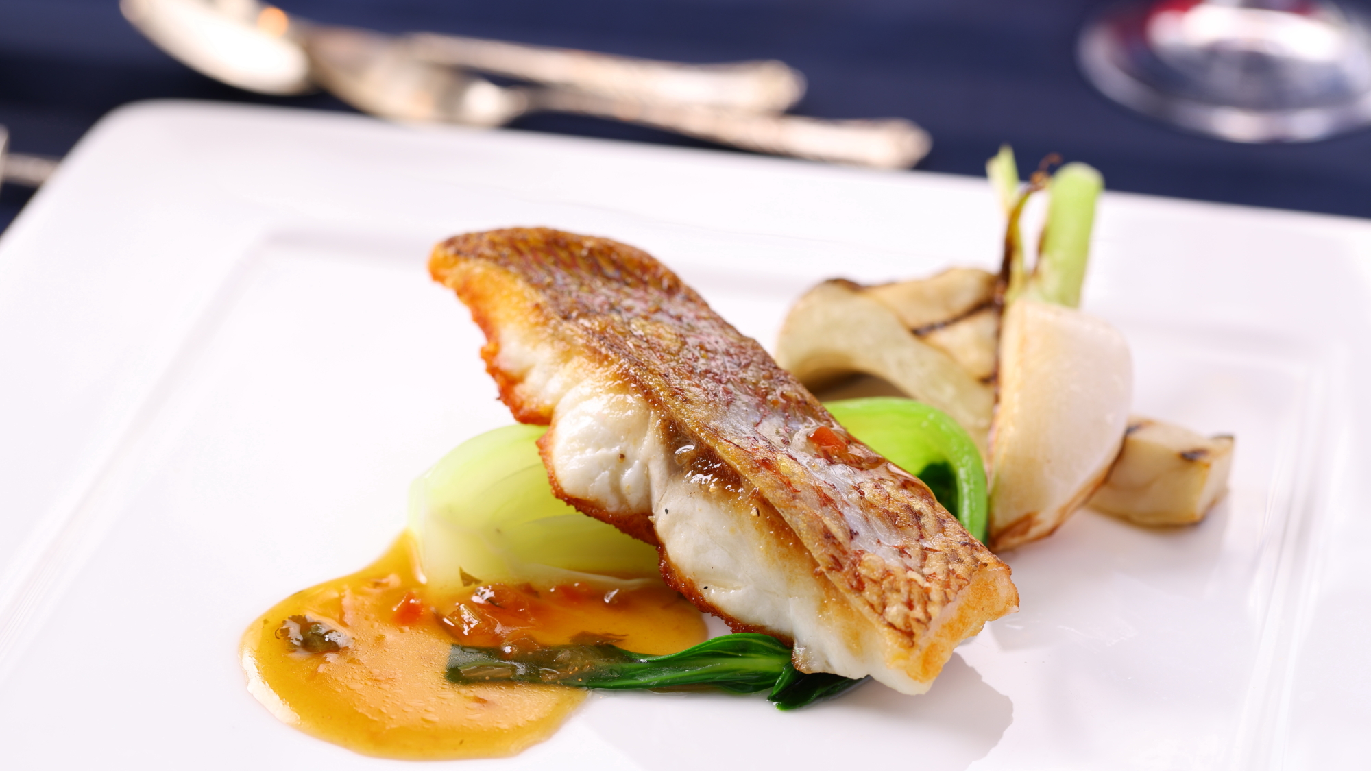 ディナーコース 一例：魚料理