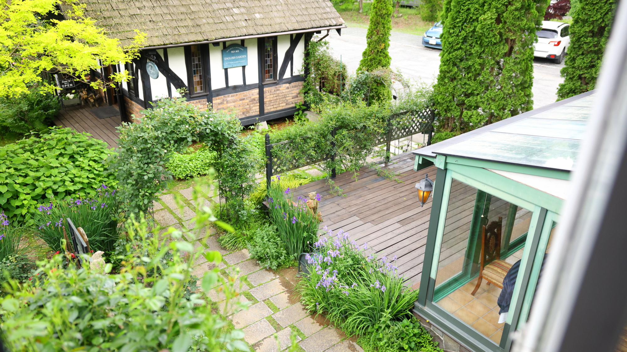 オールドスイート【32㎡/1～3名/ガーデンバルコニー】　バルコニーから望むガーデン