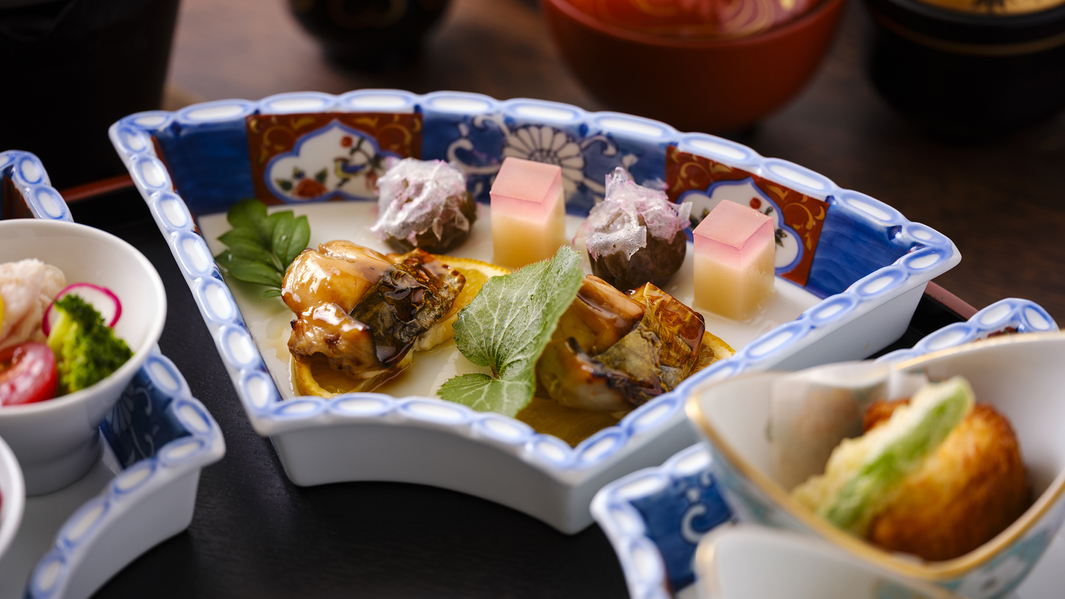 絶対おトク！＜1泊2食付き＞夕食は出島会席♪お部屋おまかせでお得にステイ♪