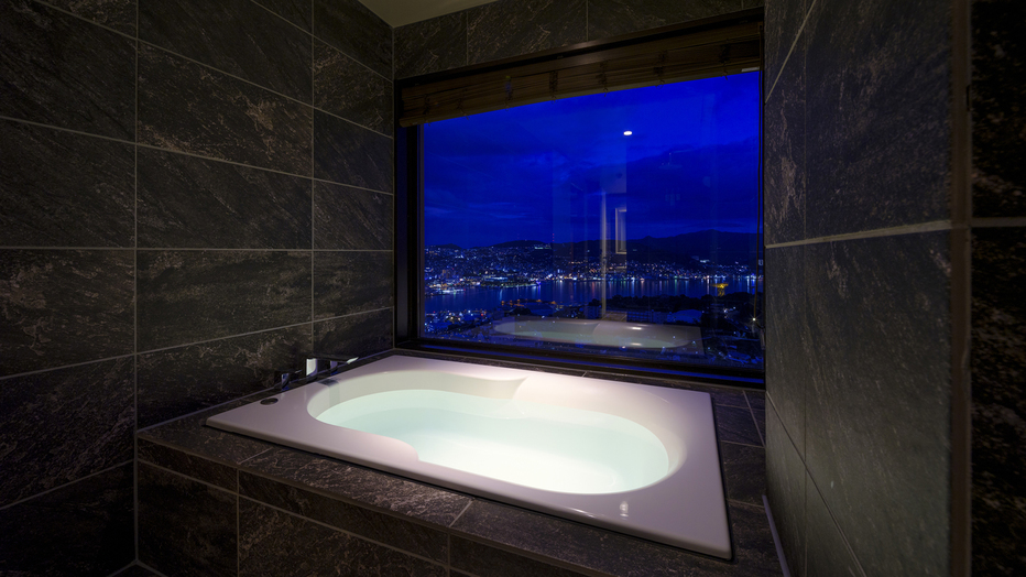 【最上階ビューバスルーム】本館ハーバービュープレミアスイート