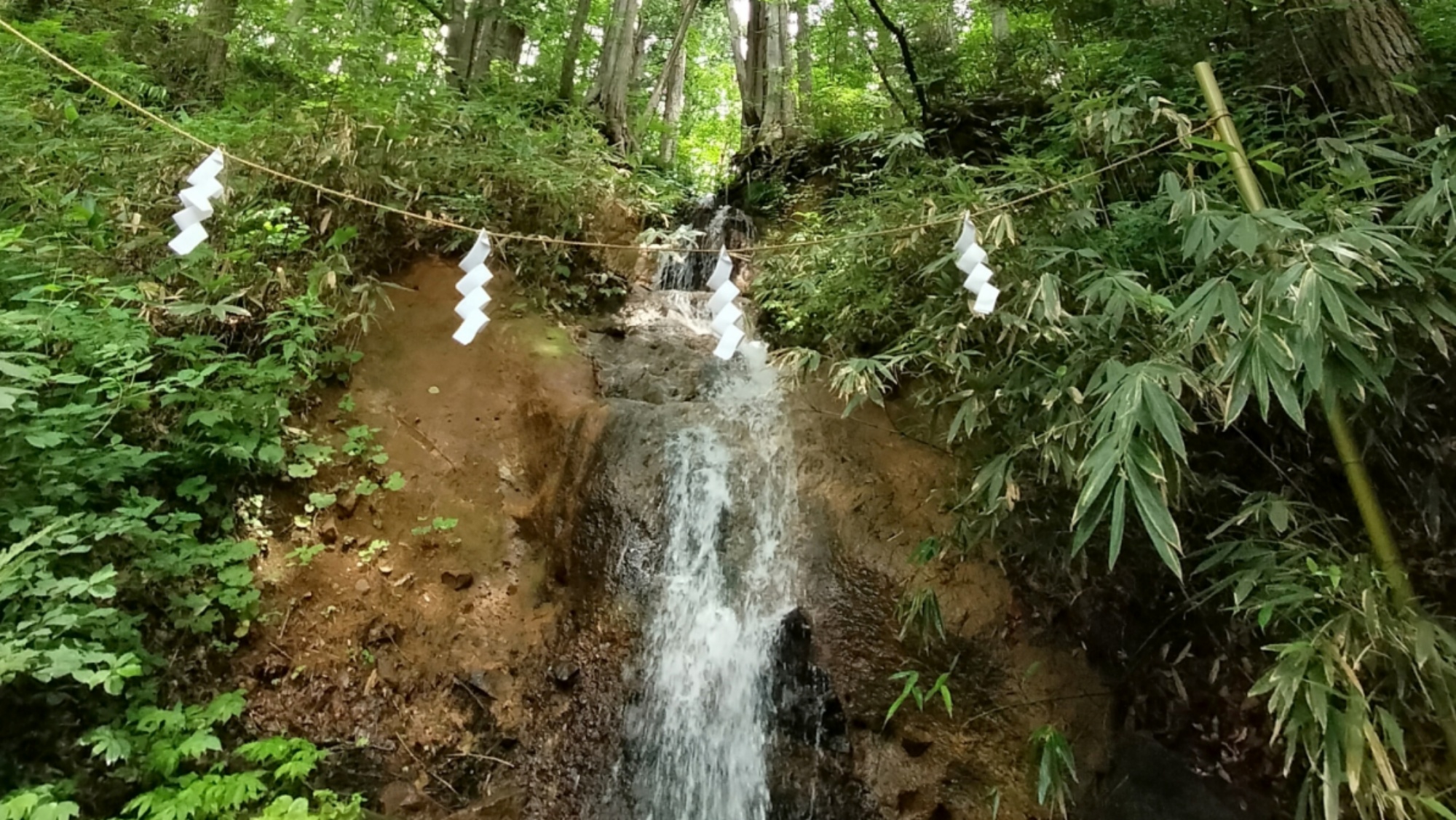 戸隠神社さざれ滝