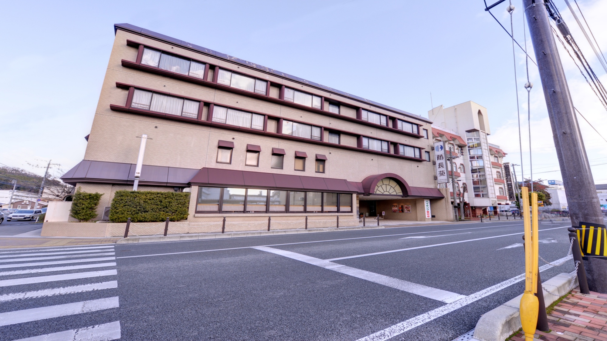 *【外観】山陽路屈指の名湯・湯田温泉に佇む湯宿。ビジネスや観光の拠点にご利用下さい。