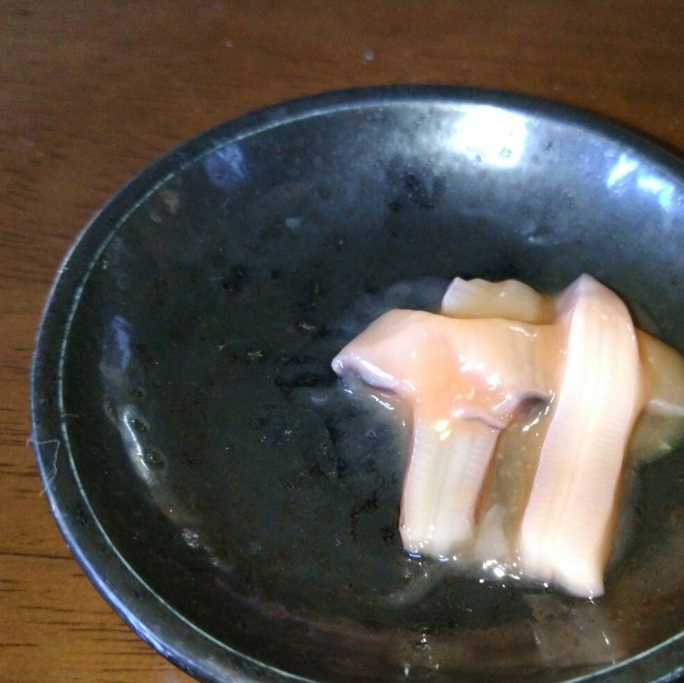 【朝食膳・1品（一例）】北海道産の塩辛はご飯もすすみます！