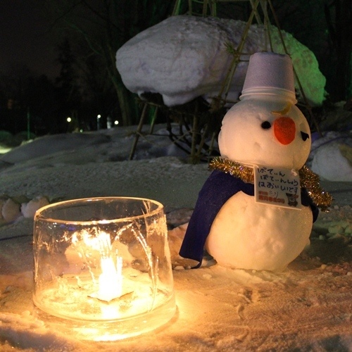 【旭川冬祭り】アイスキャンドルの幻想的な光につつまれて