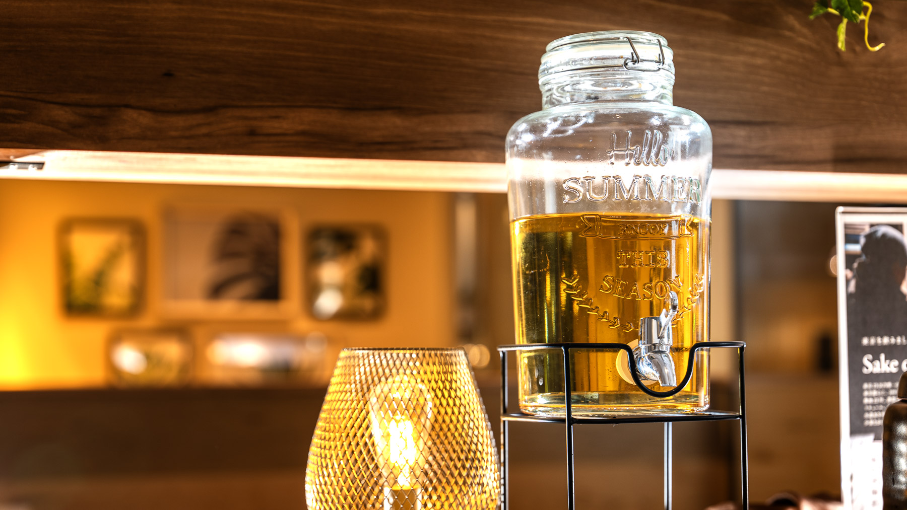 ラウンジにてカクテルアワーを実施しています