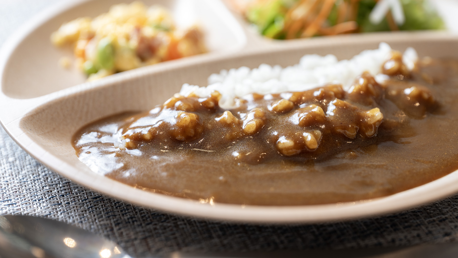 スーパーホテルのオリジナルのカレーです