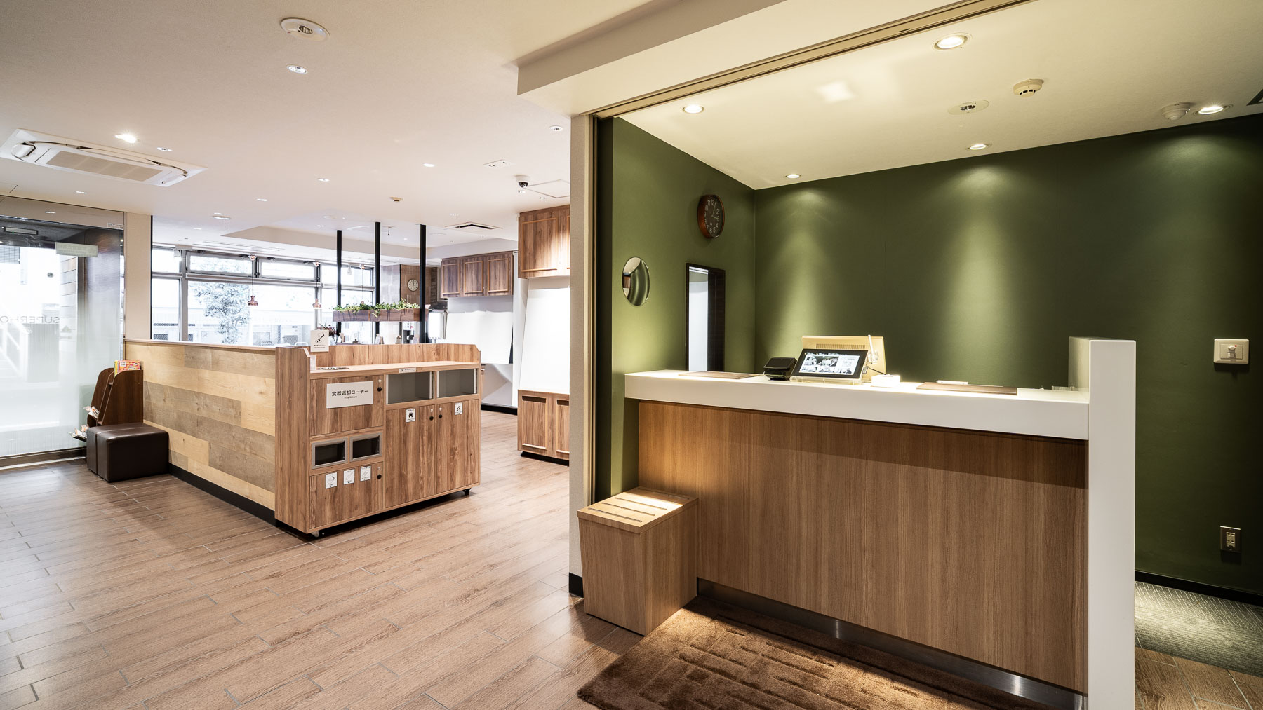 光と木のあたたかさに包まれます