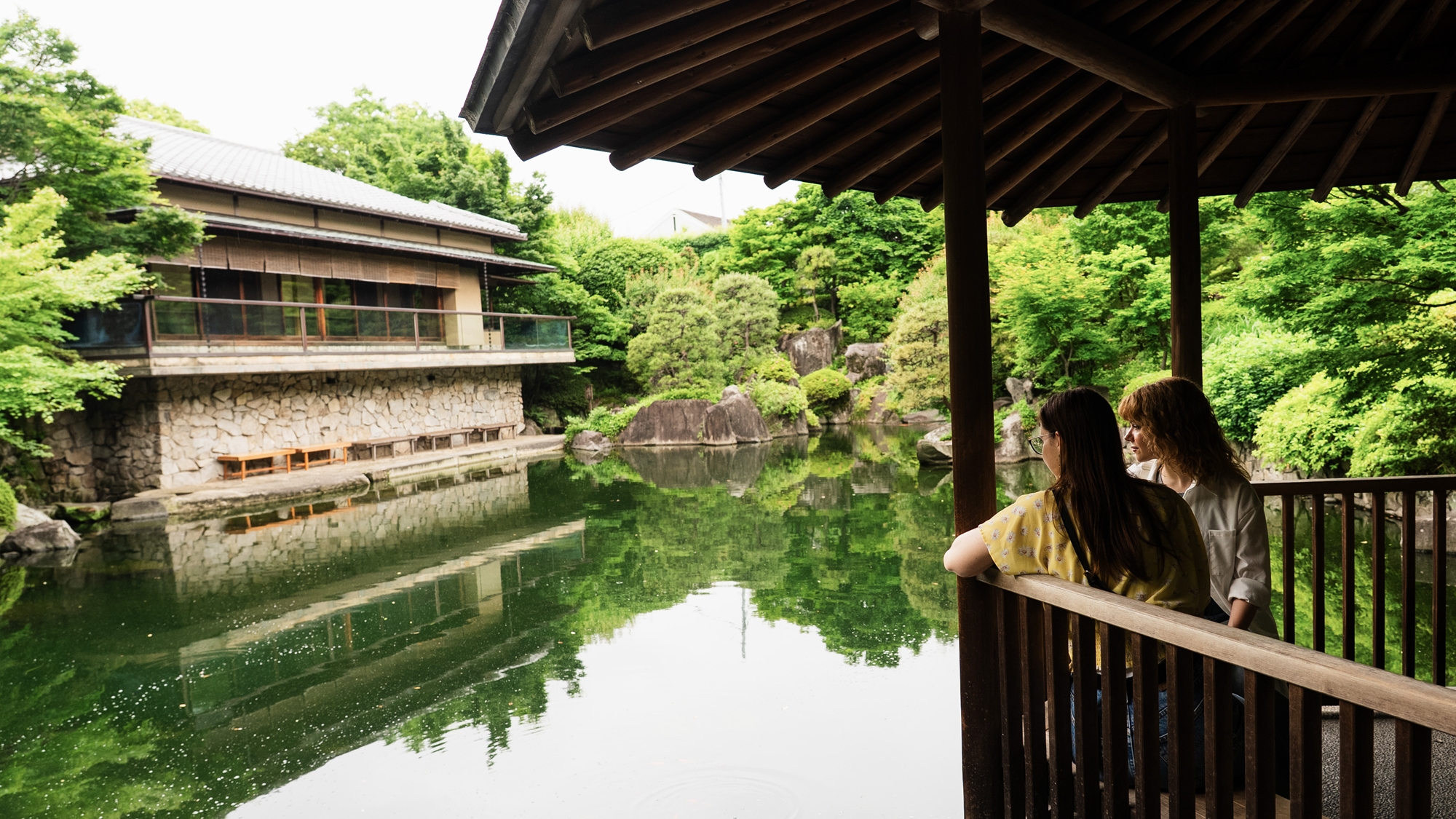 周辺観光│豊島区立目白庭園（徒歩で約15分）