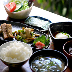 朝はほかほかの和朝食をお召し上がりください