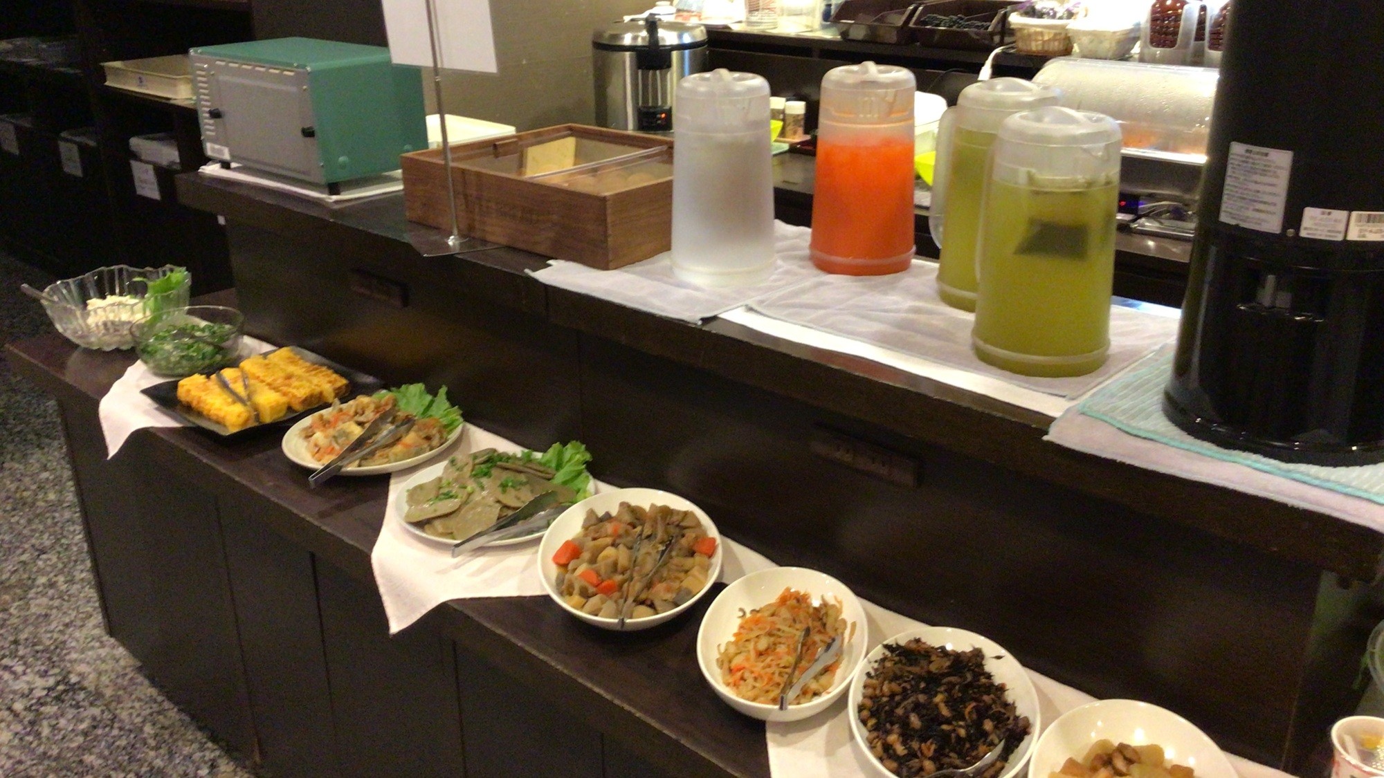 朝食バイキング