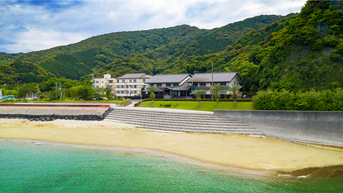 【素泊まりプラン】目の前に広がる絶景の土佐湾☆黄金色の良質な天然温泉が人気の温泉旅館