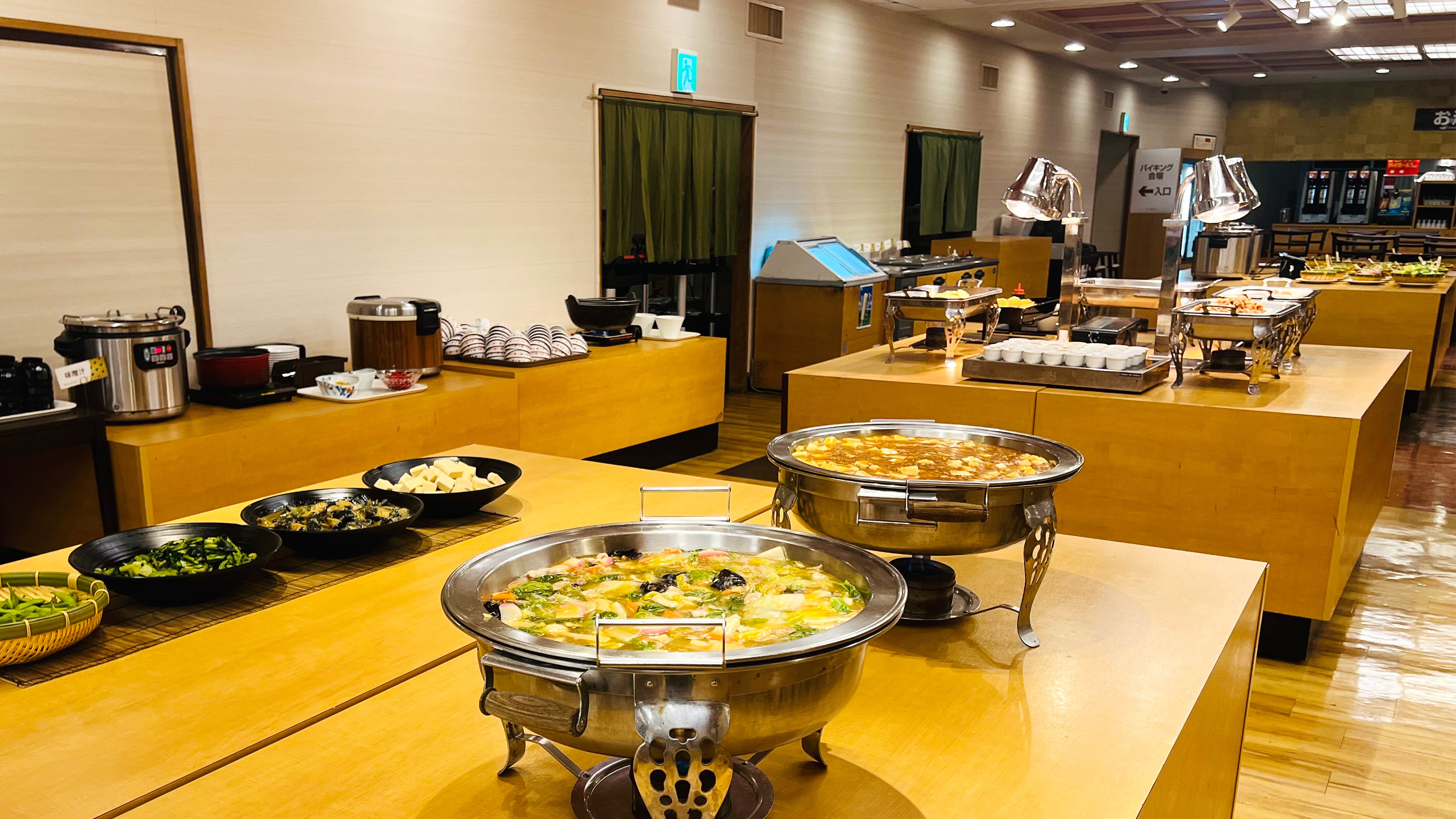 バイキング会場（夕食）