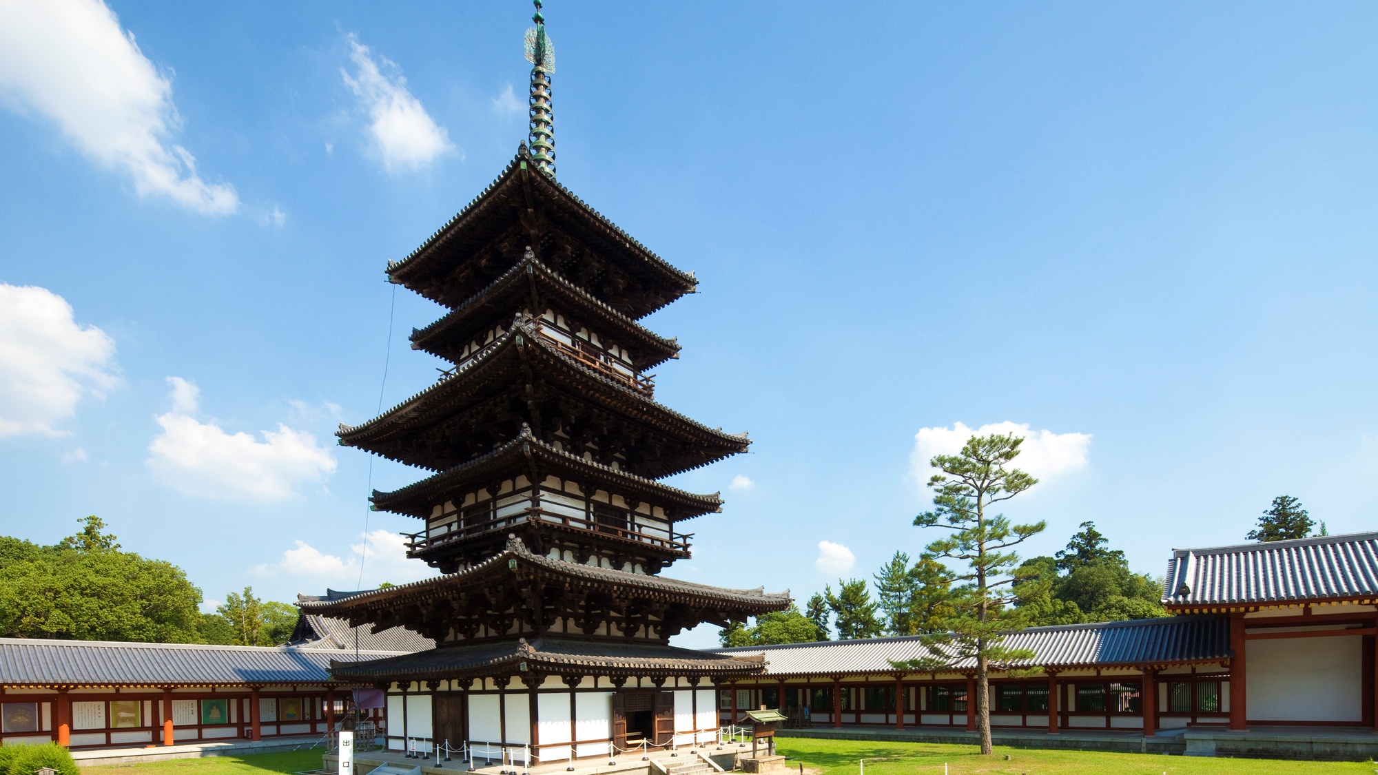 【薬師寺】当館から車で15分