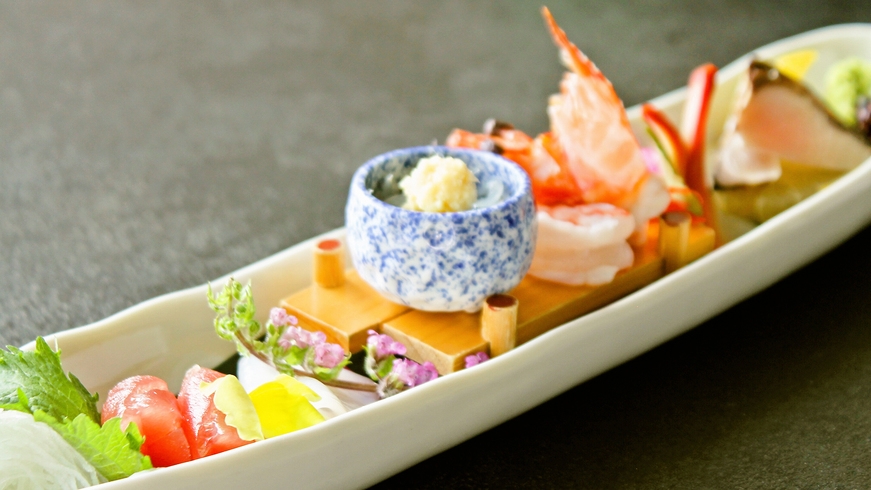 鮑の踊り焼きと六種のお造り　最上級の美食で彩る春の特別「華やぎ会席」　＜3月〜5月＞