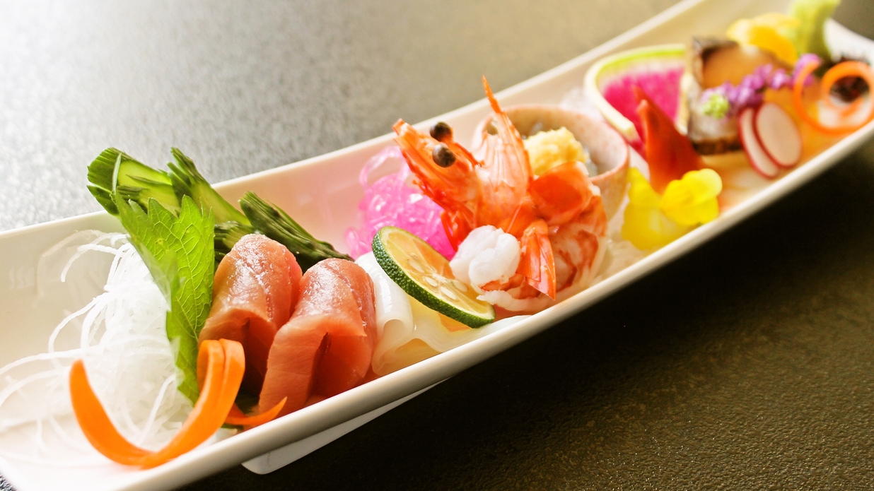 ＜活き鮑の踊り焼き・鮮魚六種盛り・牛ロースすき鍋＞冬の贅を尽くした「華やぎ会席」　＜12月〜2月＞