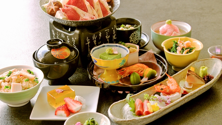 四種のお造りと特製すき鍋に舌鼓　ワンランク上の旬彩料理「天城会席」　＜3月〜5月＞