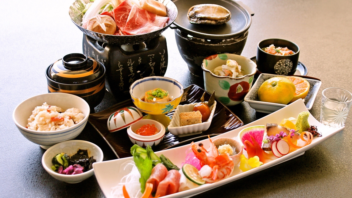 ＜活き鮑の踊り焼き・鮮魚六種盛り・牛ロースすき鍋＞冬の贅を尽くした「華やぎ会席」　＜12月〜2月＞