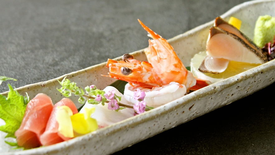 四種のお造りと特製すき鍋に舌鼓　ワンランク上の旬彩料理「天城会席」　＜3月〜5月＞