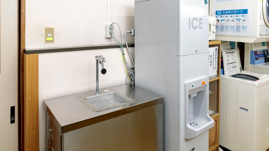 あじさい館１F洗面所にウォーターサーバーと製氷機を設置