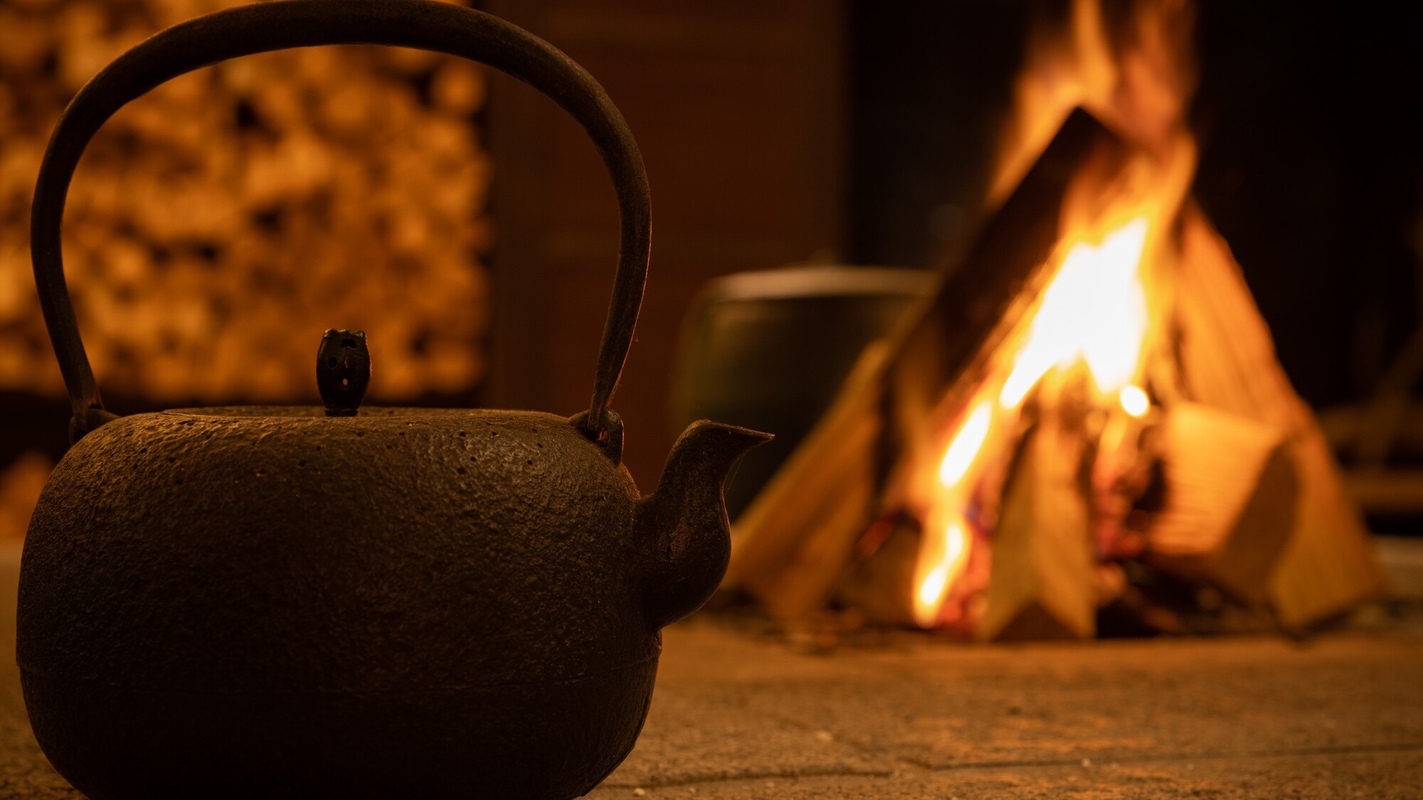 ラウンジの暖炉