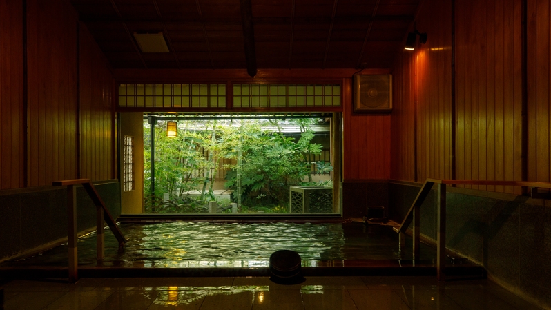 【9月〜10月限定】貸切風呂無料＆ご夕食時ワンドリンクサービス♪名湯を愉しむ秋の休日プラン