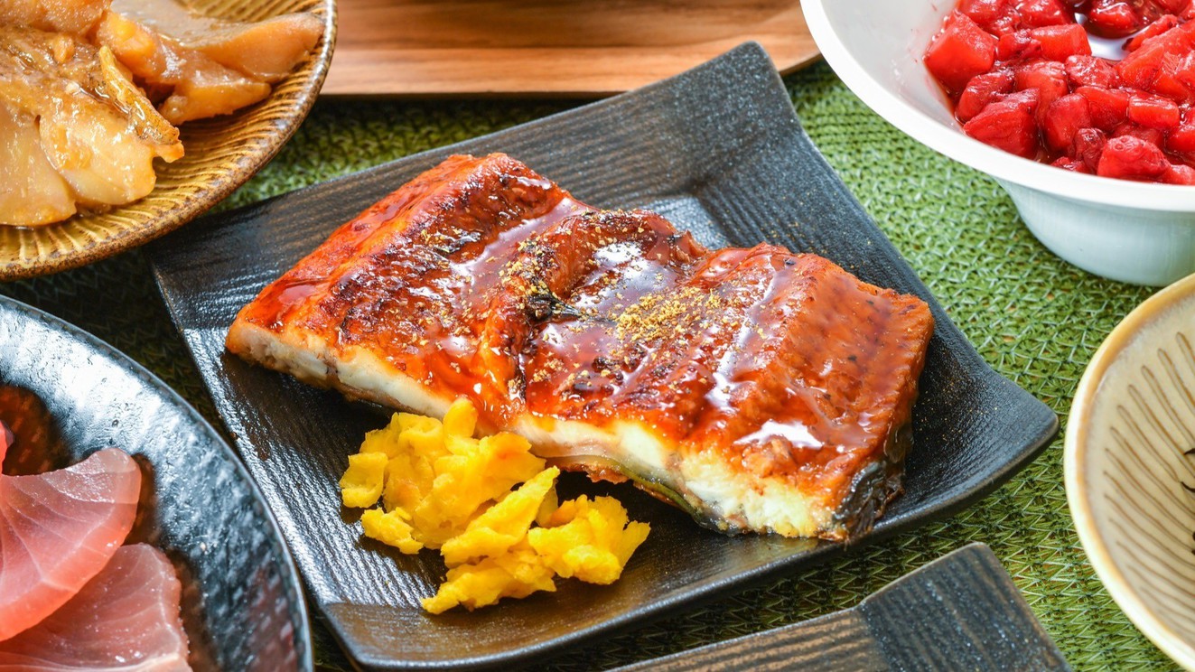 【鰻の蒲焼】ふっくらな身にタレと焼き目の香ばしさが口いっぱいに広がります♪