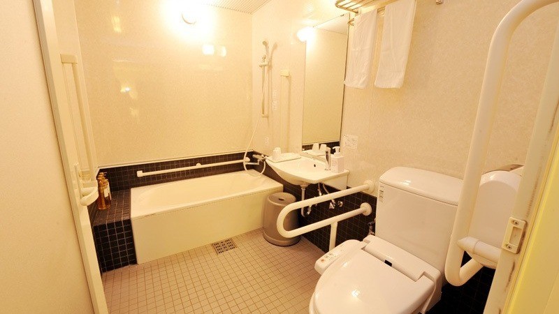 【ユニバーサルルーム※電話予約のみ】ユニットバスルーム
