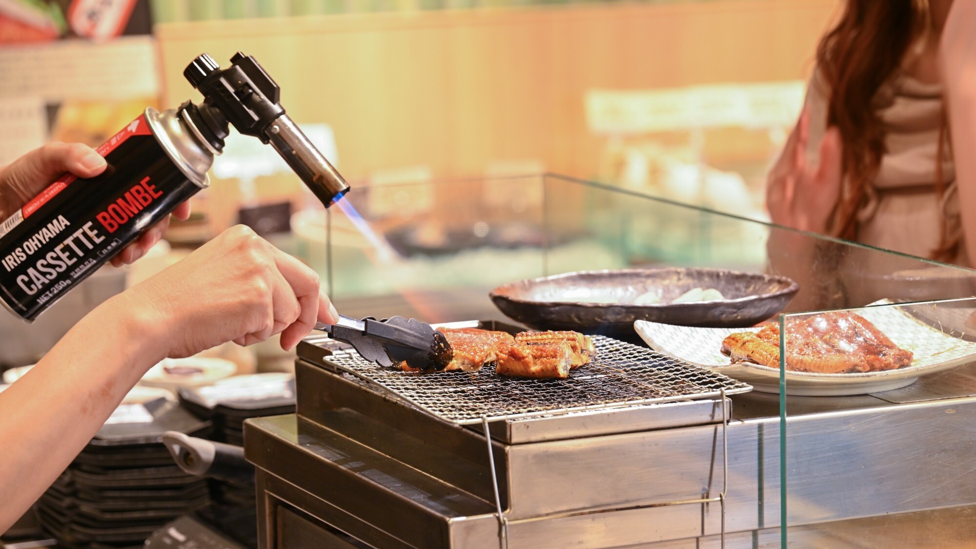 【鰻の蒲焼き】仕上げの炙りはお客様の目の前でおこないます！