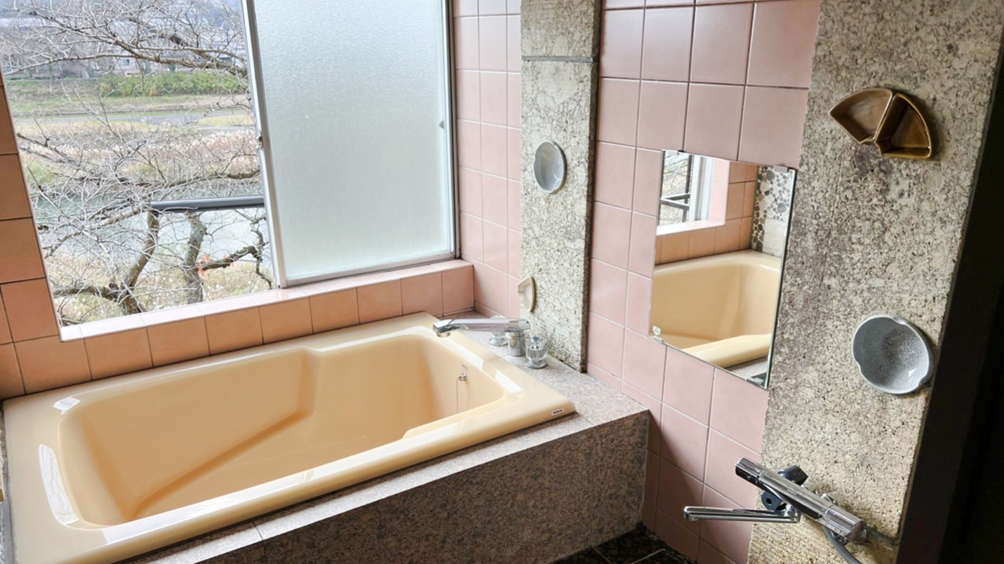 *【客室/和室8畳足羽川沿い】風呂付のお部屋です