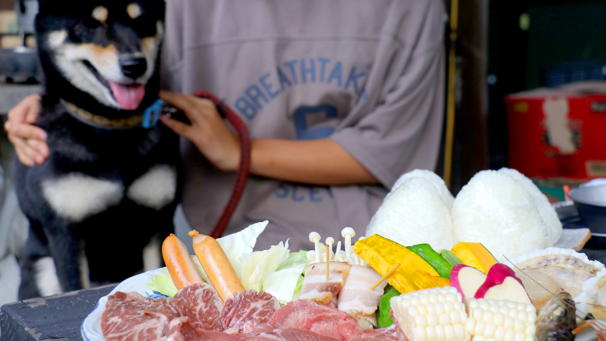 BBQスペースは屋外の屋根付又はテントスペースでご用意。雨天の場合も実施可能です