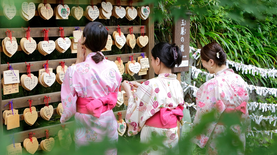 【庭園】縁結び・水の守り神 玉簾神社（たまだれじんじゃ）：オリジナルの絵馬やおみくじ、御朱印帳も