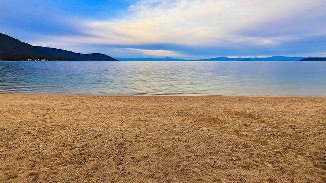 琵琶湖の砂浜