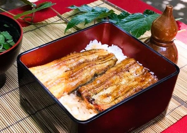 【名物うしお鉄板焼＋うなぎ重 Aプラン】鉄板焼きとうなぎをお食事処にてご用意いたします