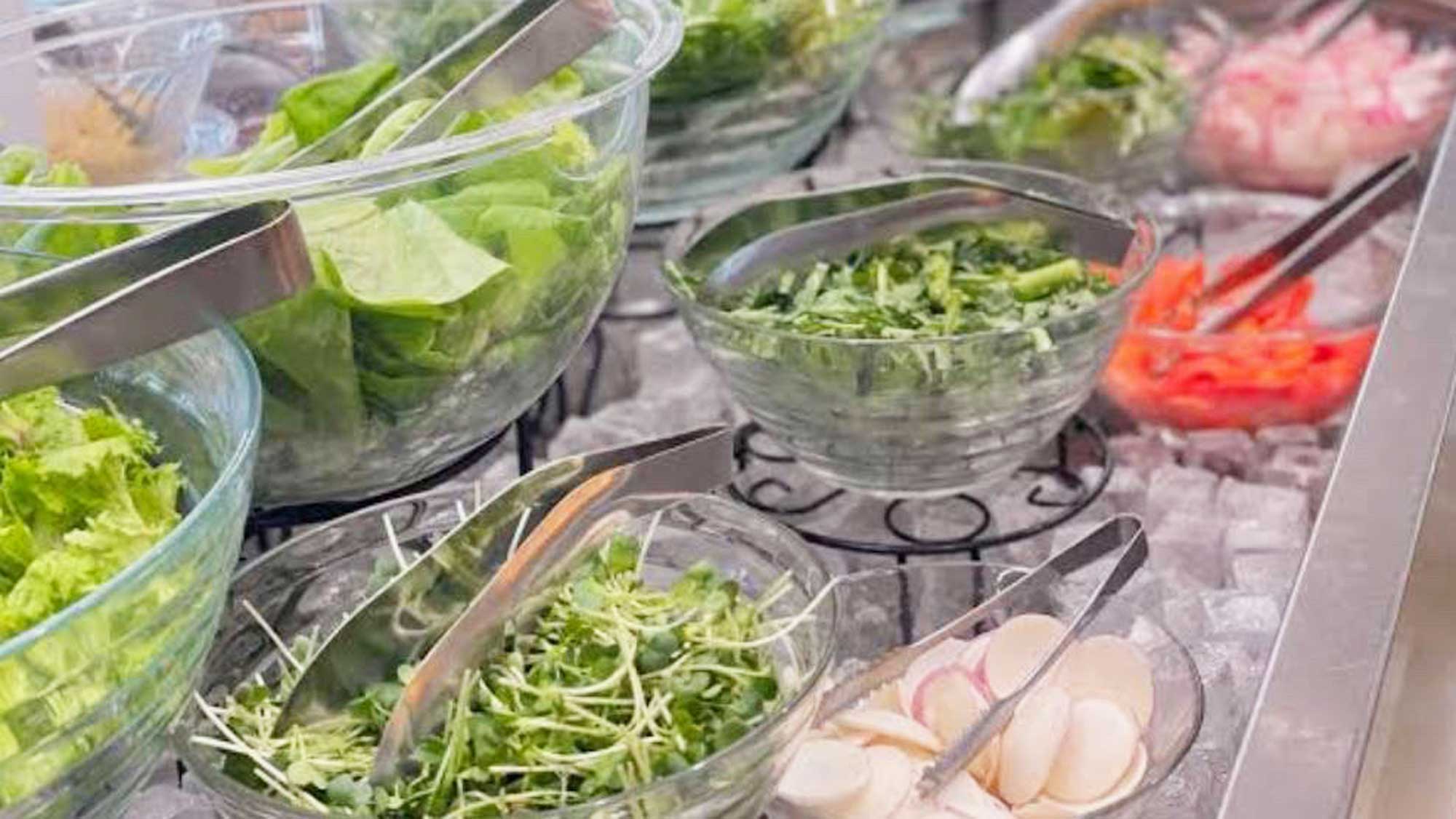 【お食事】和洋折衷のバイキングをご用意しております(画像はイメージです)