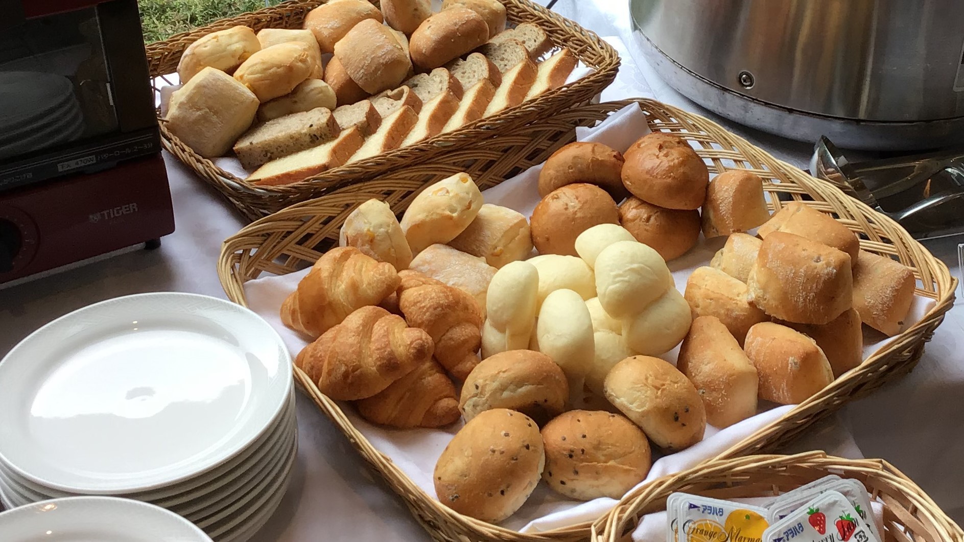 【さき楽・早割28】【朝食付】お得に宿泊♪＜出し入れ自由平面駐車場無料＞