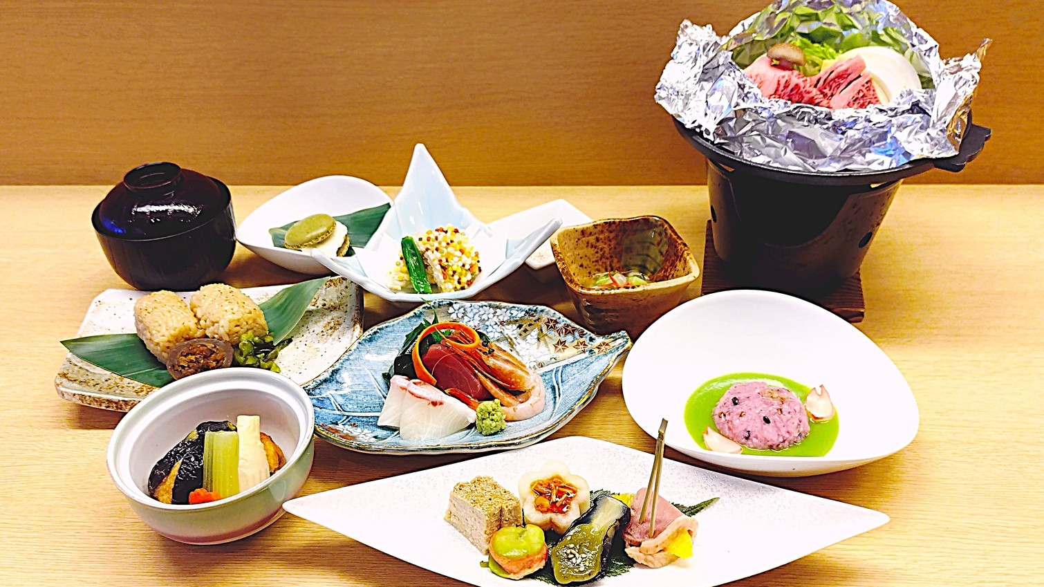 【２食付】季節の会席コース＆30品目以上の朝食バイキング付きプラン