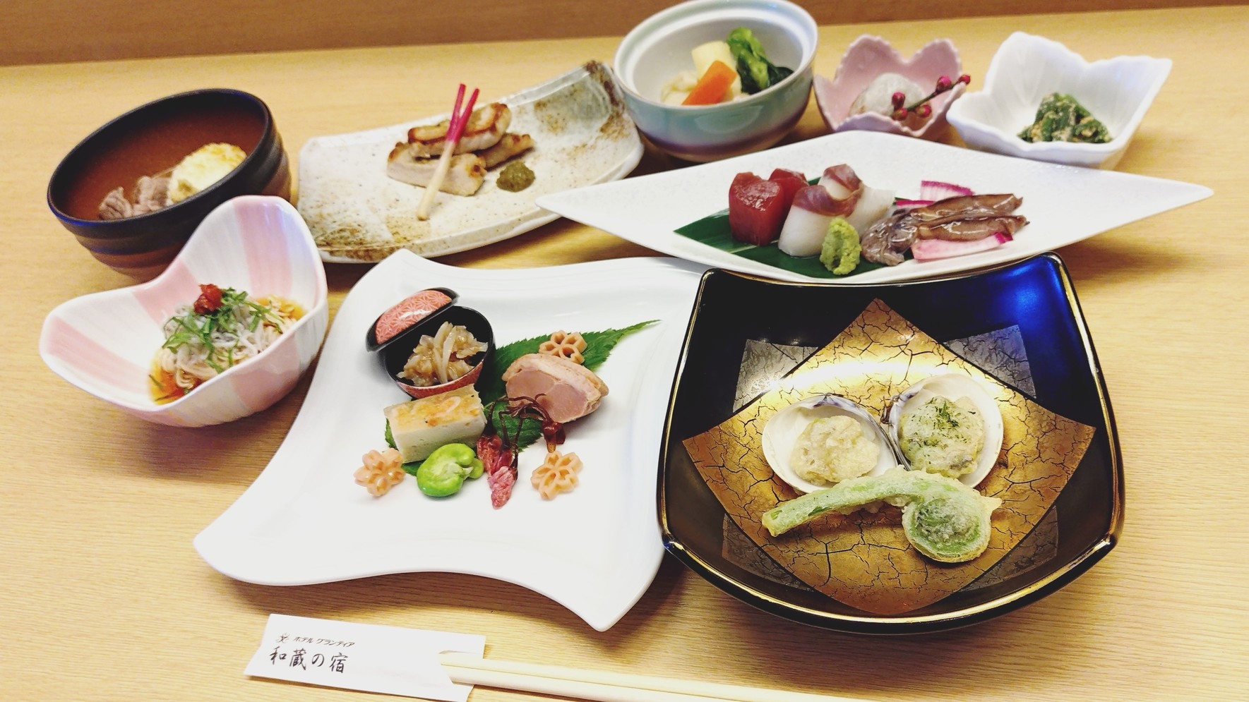【２食付】季節の会席コース＆30品目以上の朝食バイキング付きプラン