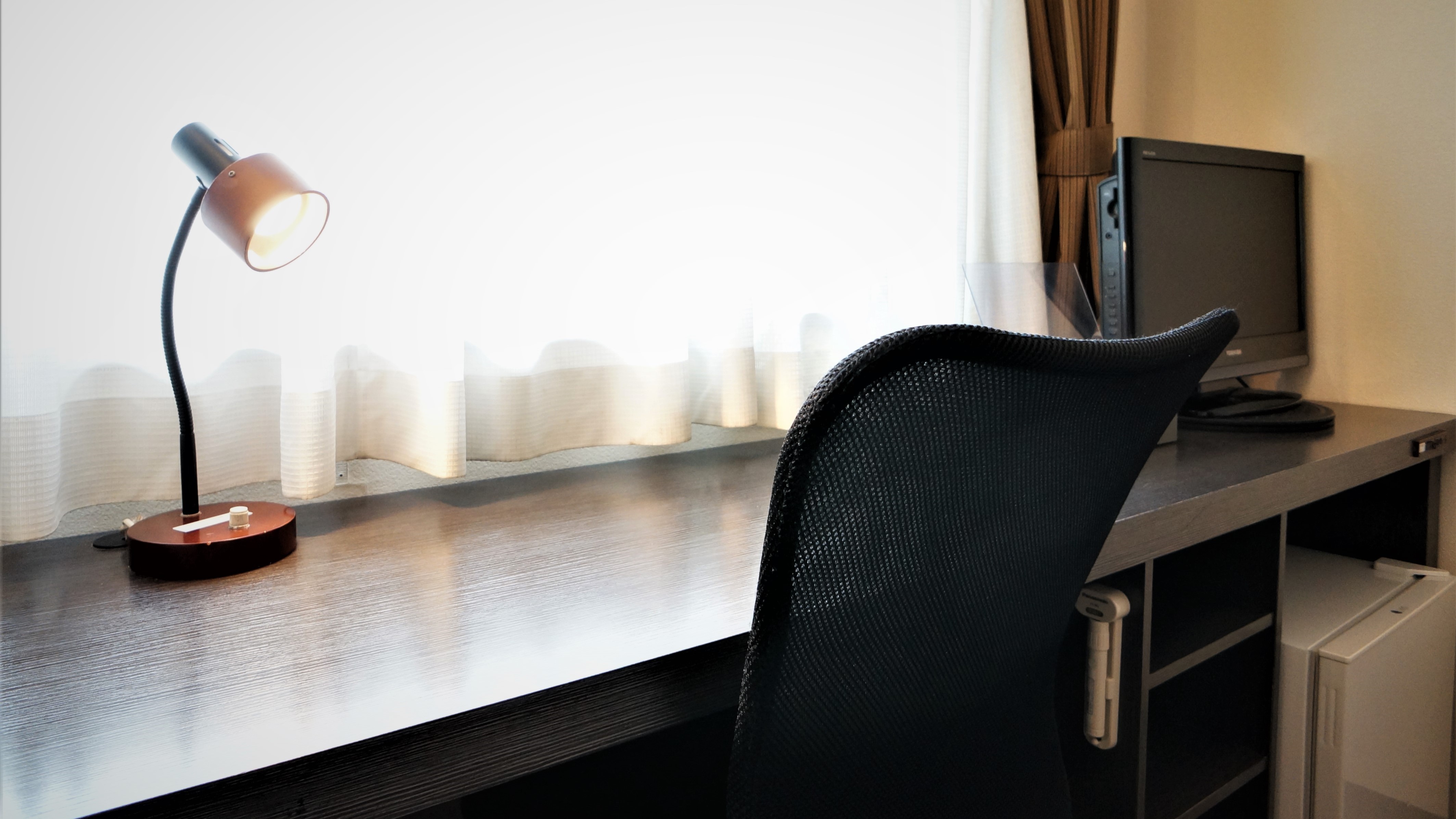 シングル・セミダブル　デスク