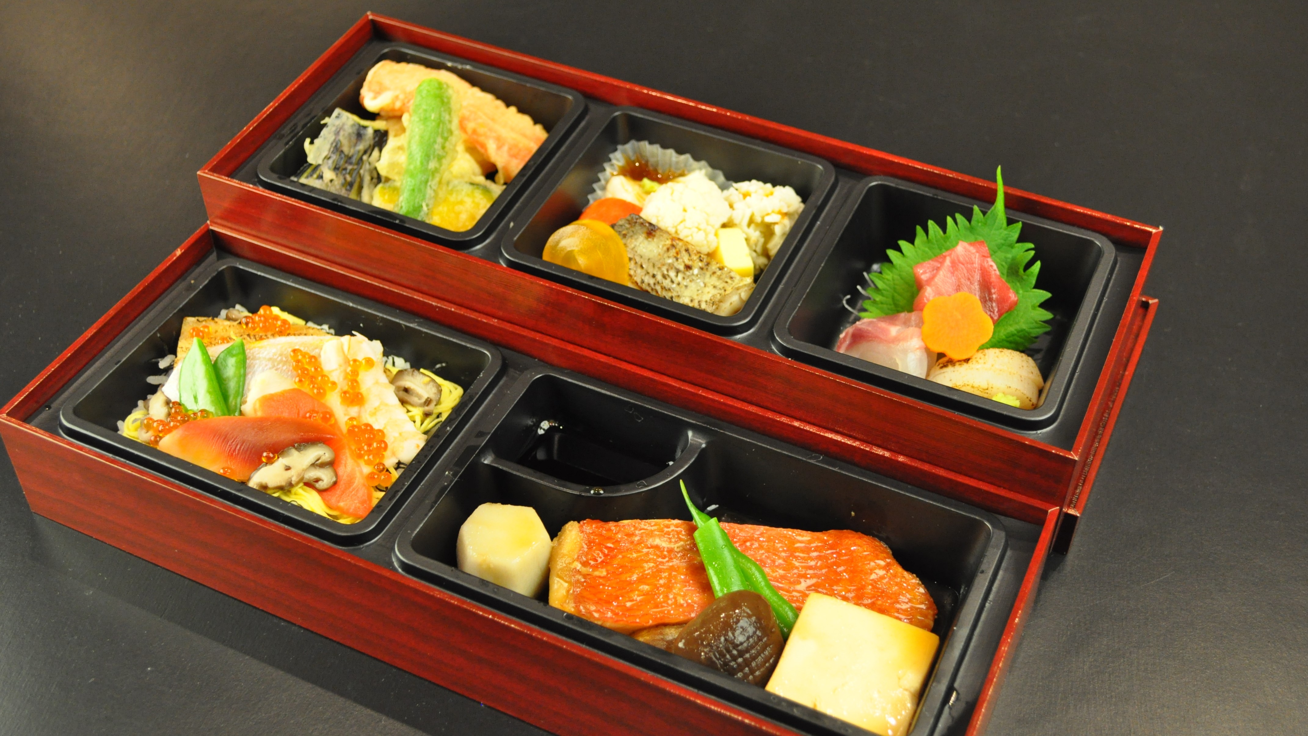 味の馳走2段重弁当