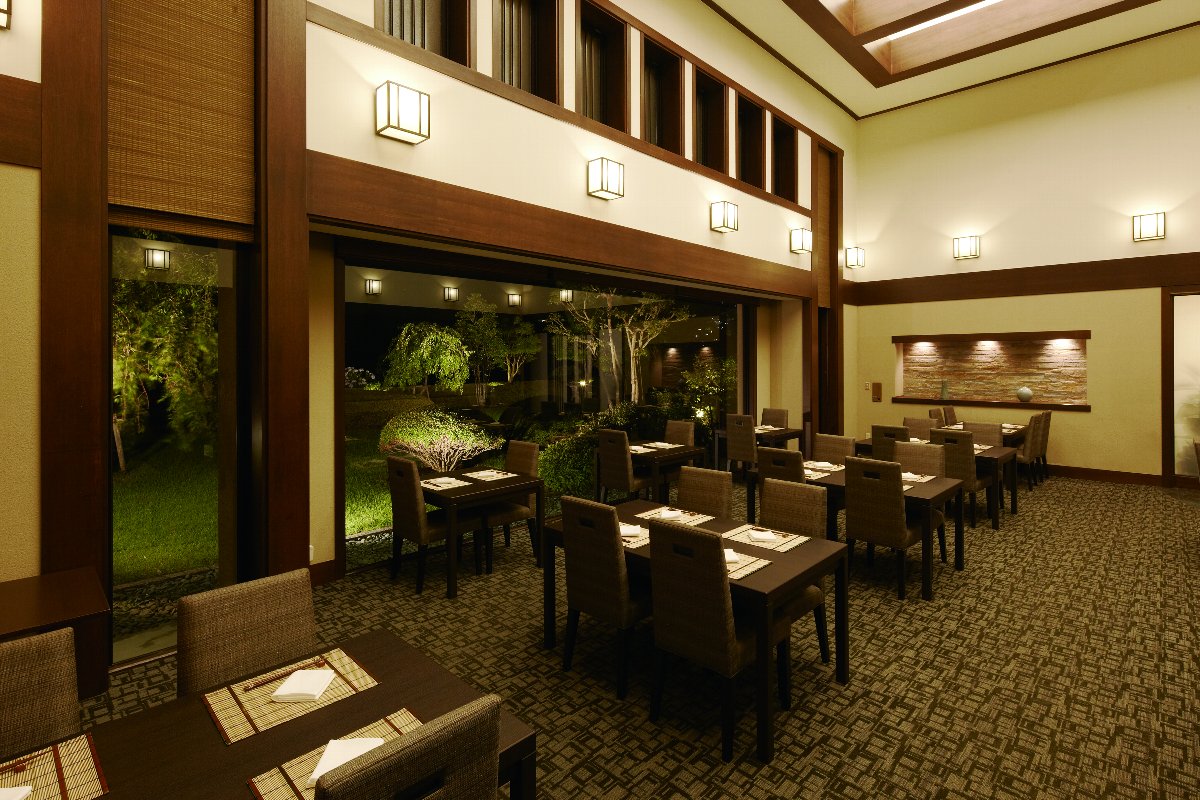 レストラン夢路　夜