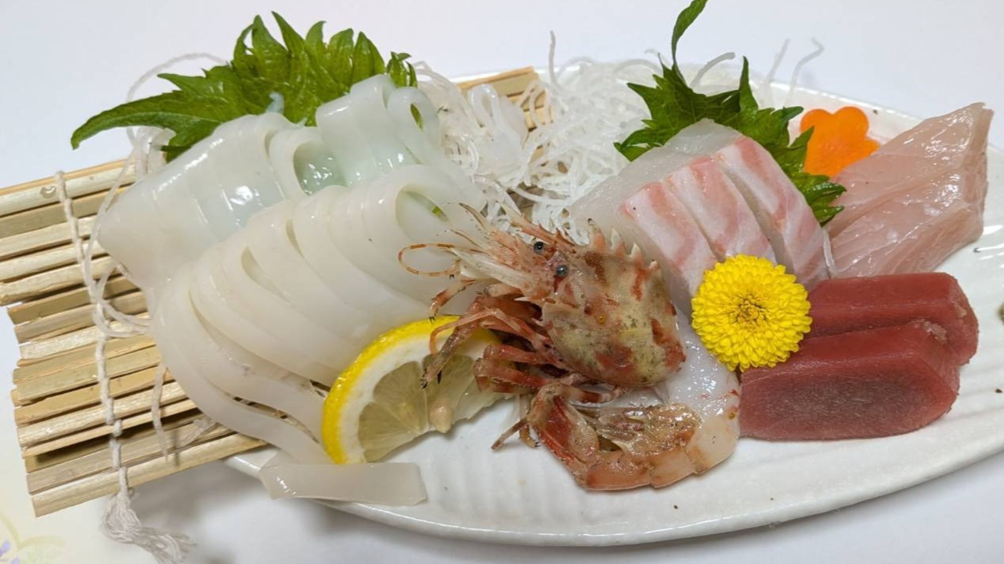 朝獲れイカとお造り盛合せ