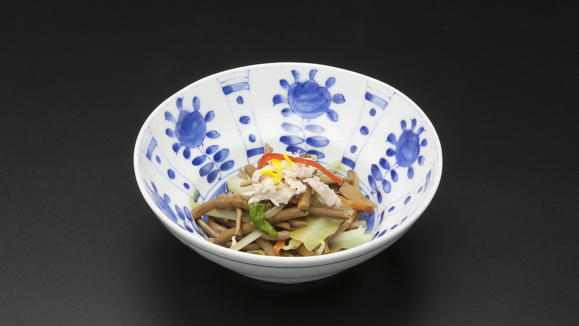 【出羽会席】山の恵みを感じる、風味豊かな山菜の和え物