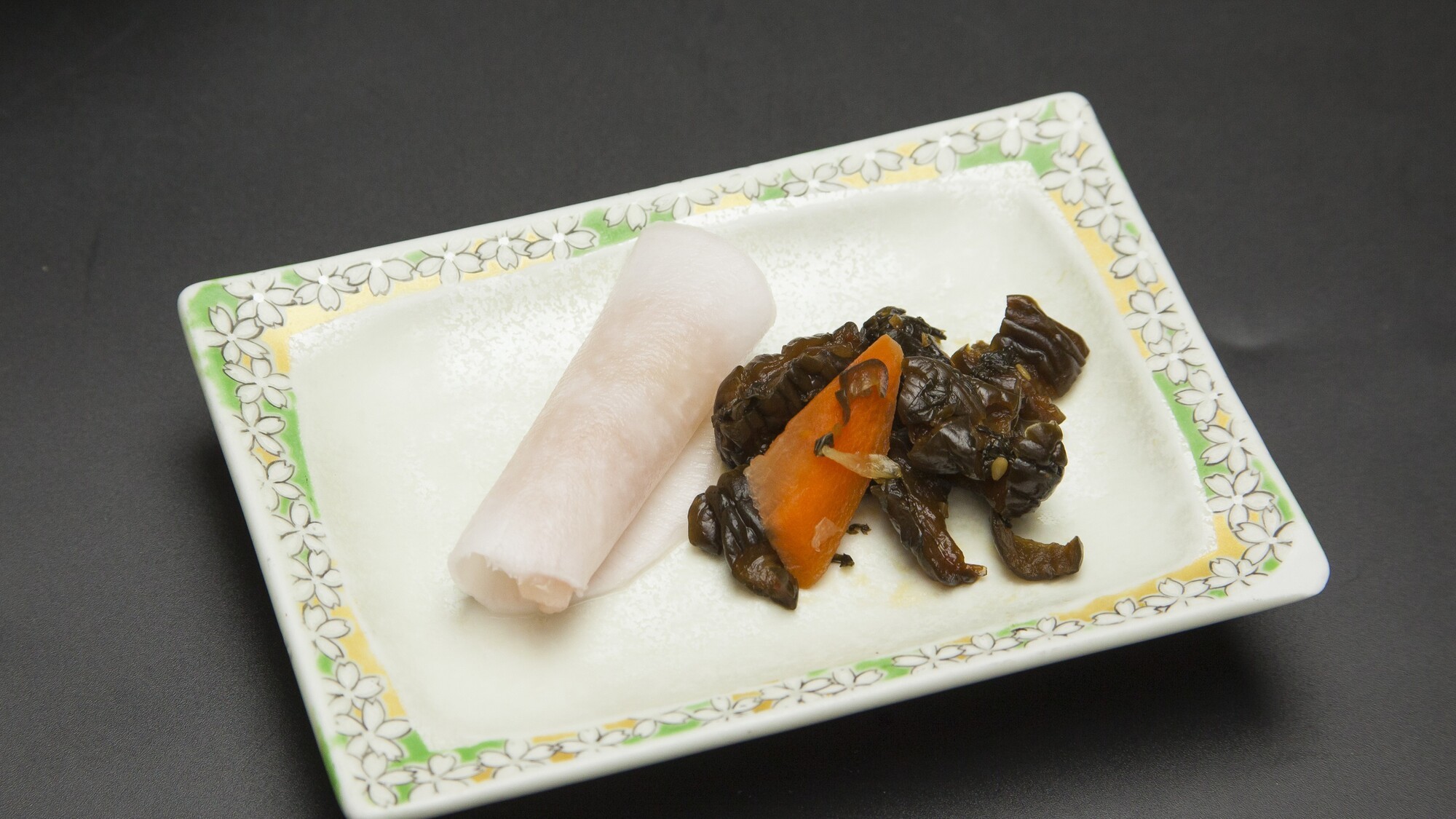 【牛しゃぶ芋煮満喫プラン】さっぱりとした香の物でお食事の締めくくりに