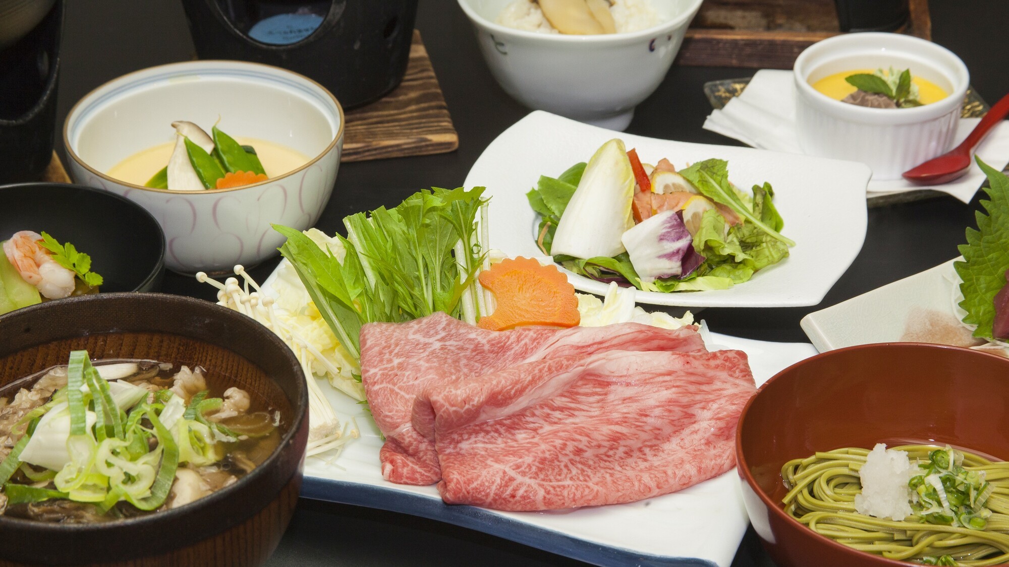 【牛しゃぶ芋煮満喫プラン】とろける山形牛をたっぷり野菜とともに